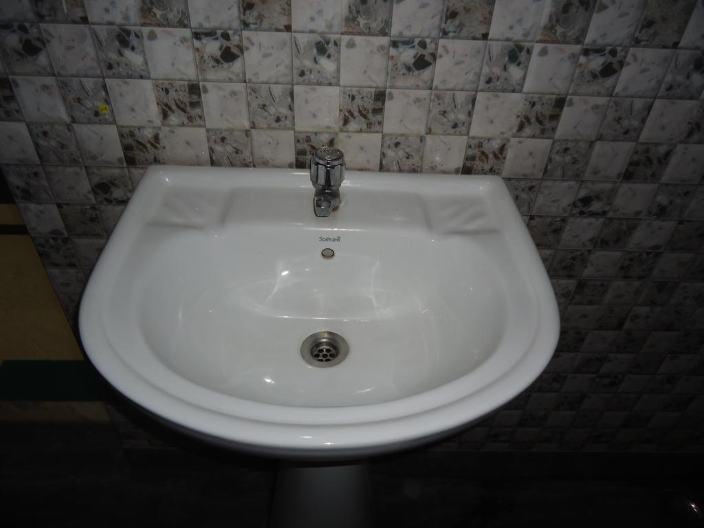 Hotel Debjyoti Siliguri Quarto foto