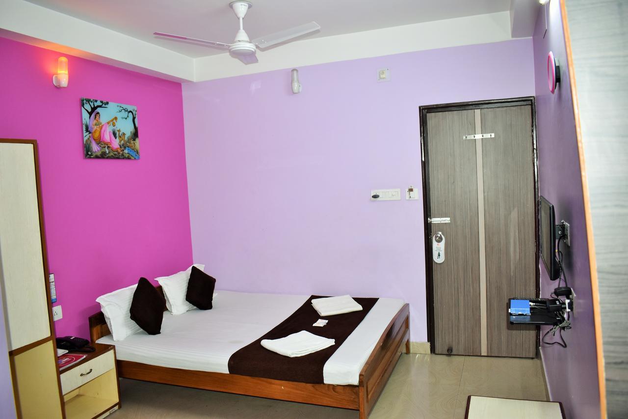 Hotel Debjyoti Siliguri Exterior foto
