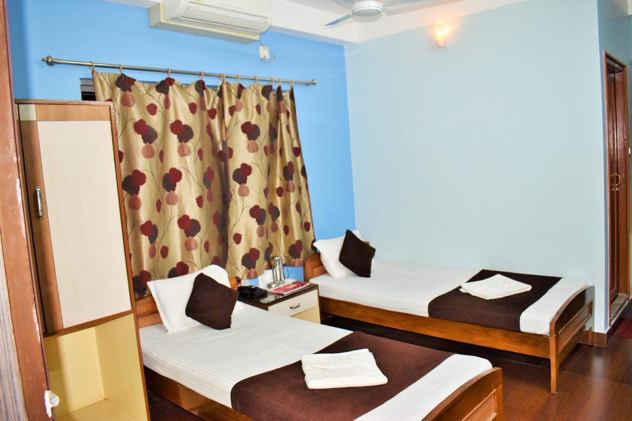 Hotel Debjyoti Siliguri Exterior foto