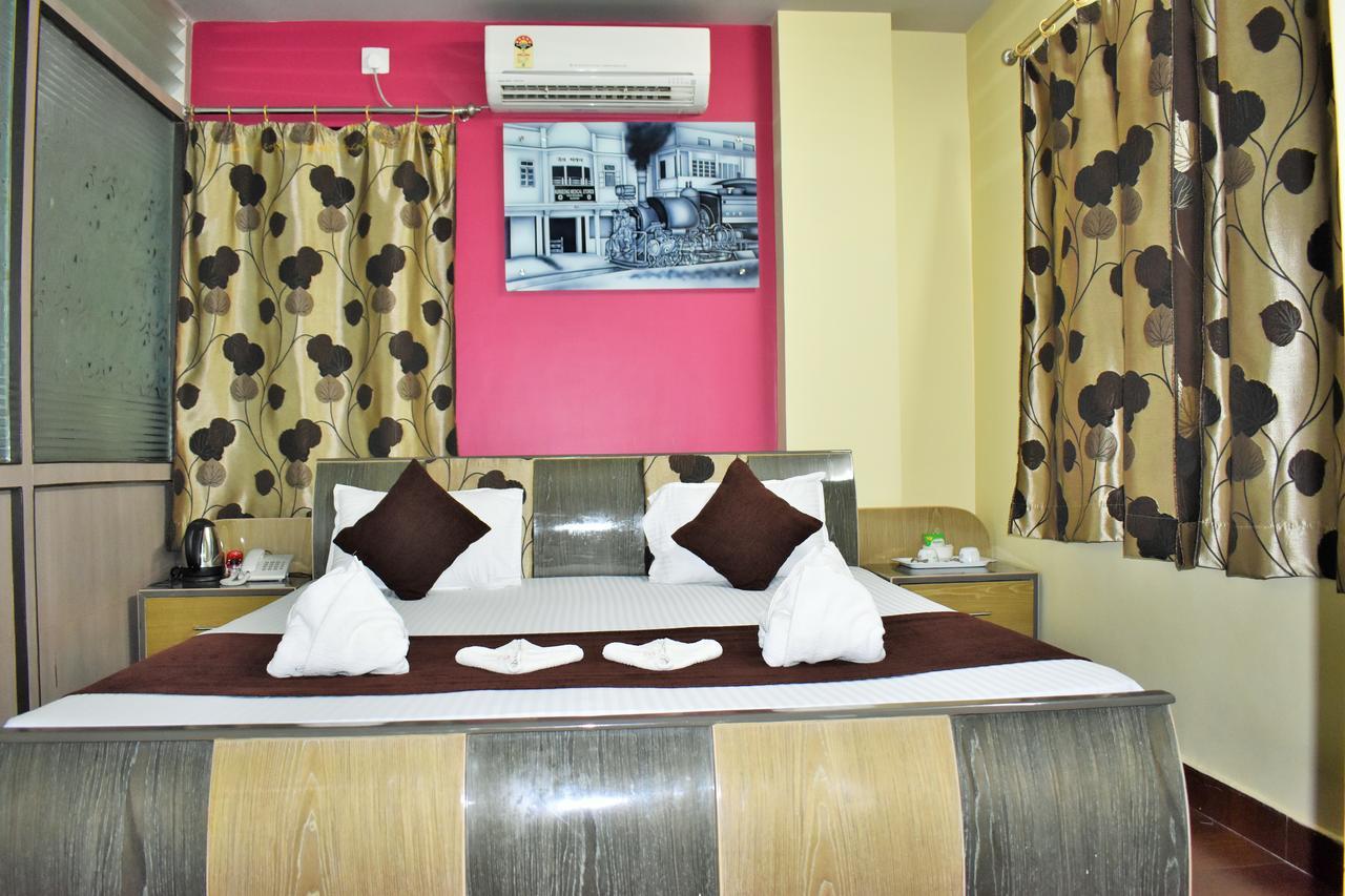 Hotel Debjyoti Siliguri Exterior foto
